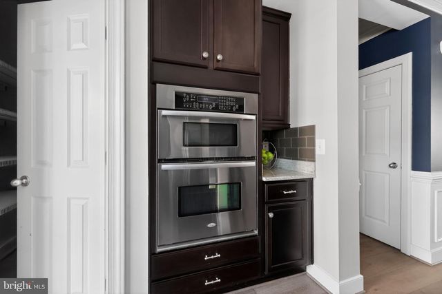 2044 BLUNT LN, Alexandria, VA 22303