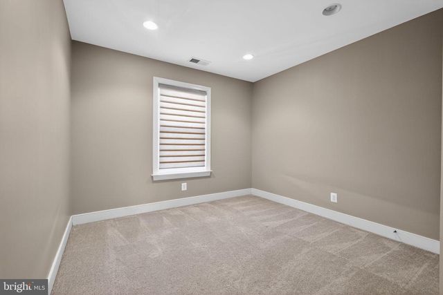 2044 BLUNT LN, Alexandria, VA 22303