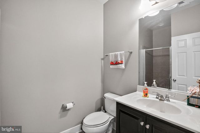 2044 BLUNT LN, Alexandria, VA 22303