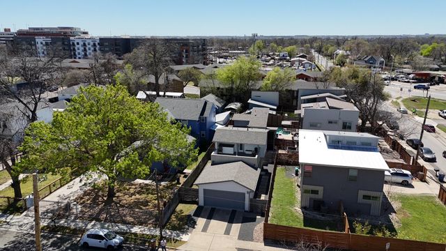 1139 3/4 Gunter ST B, Austin, TX 78721