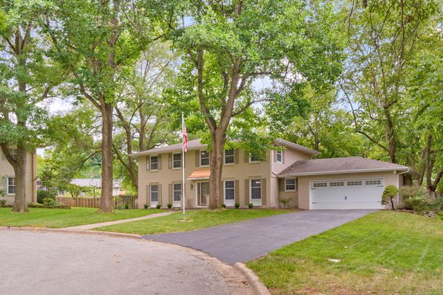 2435 E Michelle Place, Springfield, MO 65804