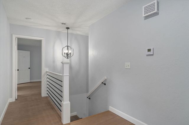 2435 E Michelle Place, Springfield, MO 65804