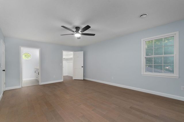 2435 E Michelle Place, Springfield, MO 65804