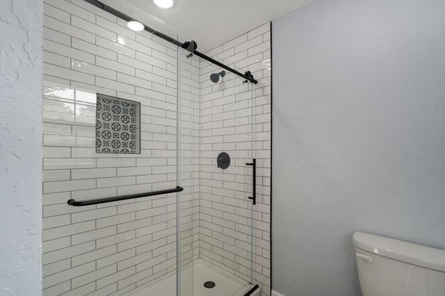 2435 E Michelle Place, Springfield, MO 65804