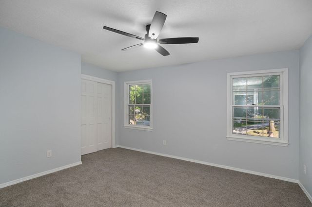 2435 E Michelle Place, Springfield, MO 65804