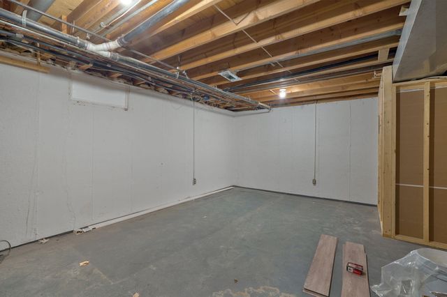 2435 E Michelle Place, Springfield, MO 65804