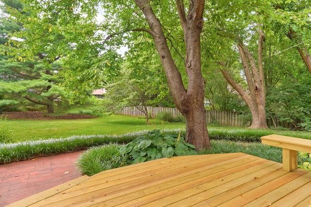 2435 E Michelle Place, Springfield, MO 65804