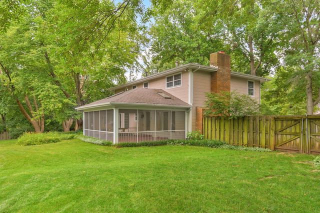 2435 E Michelle Place, Springfield, MO 65804