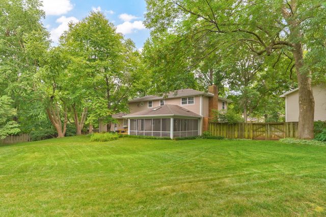 2435 E Michelle Place, Springfield, MO 65804