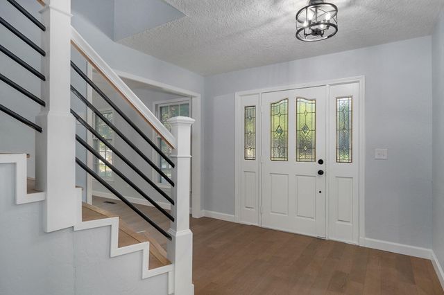 2435 E Michelle Place, Springfield, MO 65804