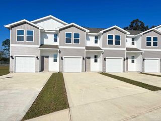 3977 Pendragon Cir, Milton, FL 32583