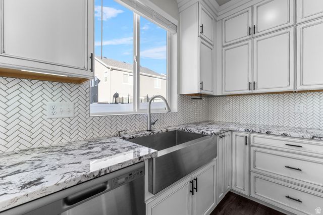 2092 W 3250 S, Syracuse, UT 84075