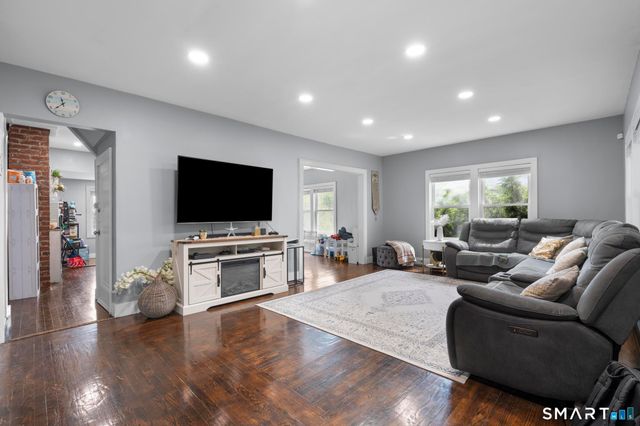 278 West Cedar Street, Norwalk, CT 06854