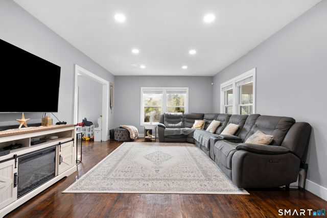 278 West Cedar Street, Norwalk, CT 06854