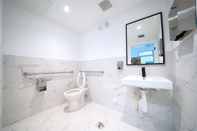 650 SW 1st Street 1, Miami, FL 33130