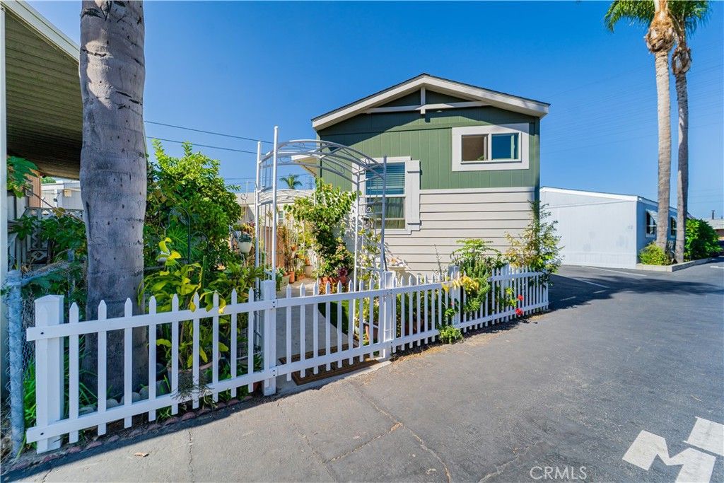 8811 Park st 83, Bellflower, CA 90706 — exterior