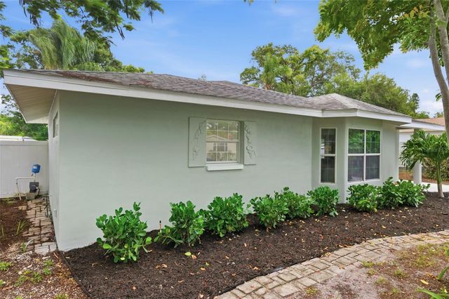 1533 SUFFOLK STREET N, St Petersburg, FL 33710