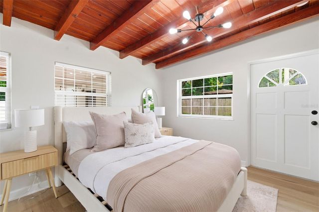 1533 SUFFOLK STREET N, St Petersburg, FL 33710