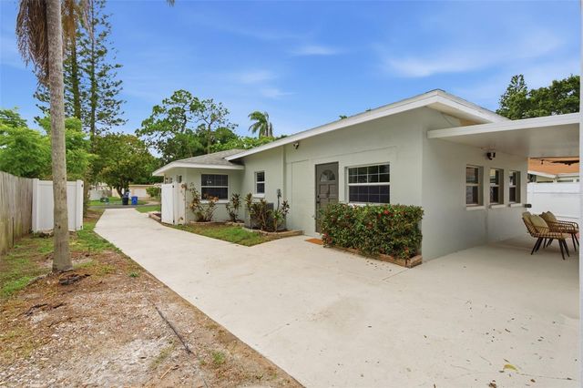 1533 SUFFOLK STREET N, St Petersburg, FL 33710