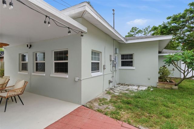 1533 SUFFOLK STREET N, St Petersburg, FL 33710