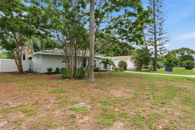 1533 SUFFOLK STREET N, St Petersburg, FL 33710