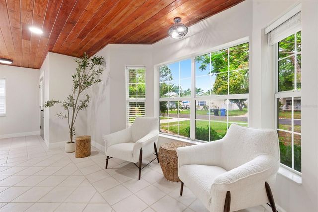 1533 SUFFOLK STREET N, St Petersburg, FL 33710