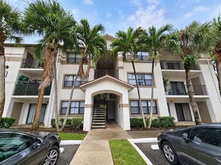 620 S Park Road 25-2, Hollywood, FL 33021