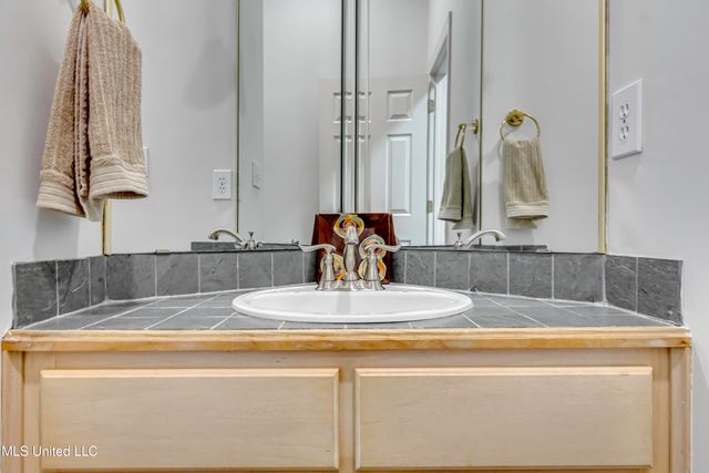 221 Bayview Drive, Madison, MS 39110