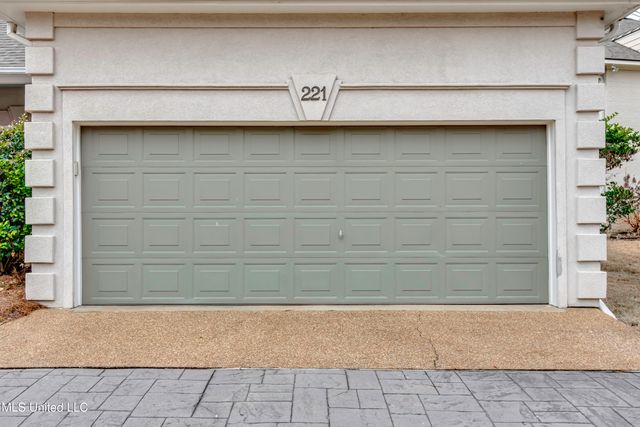 221 Bayview Drive, Madison, MS 39110