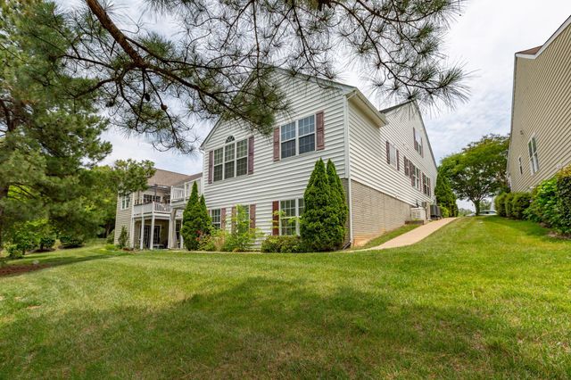 11703 LEGACY WOODS DR, Fredericksburg, VA 22407