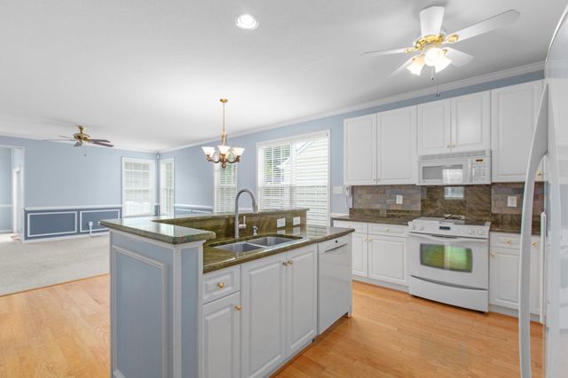 11703 LEGACY WOODS DR, Fredericksburg, VA 22407