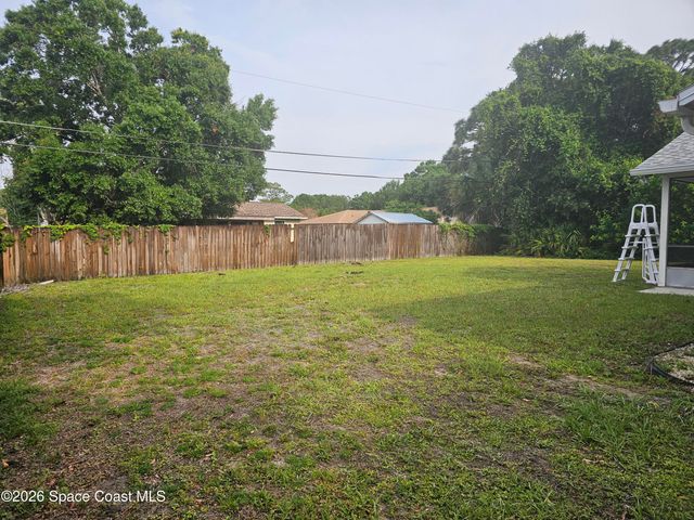 226 Pigeon Avenue NE, Palm Bay, FL 32907