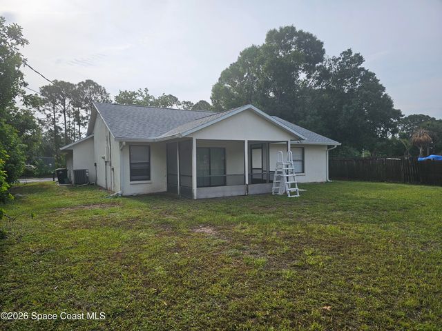 226 Pigeon Avenue NE, Palm Bay, FL 32907