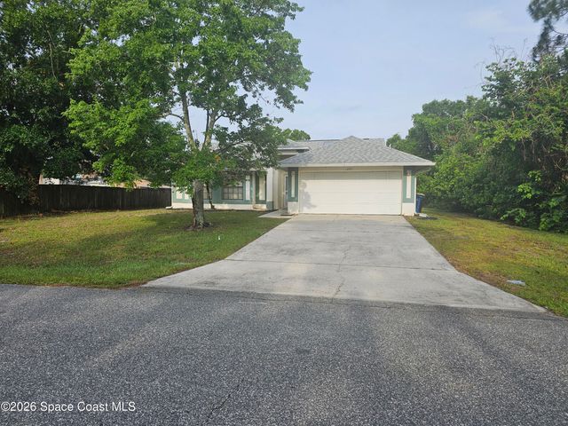 226 Pigeon Avenue NE, Palm Bay, FL 32907