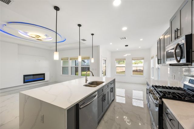 1121 Austin Street, Rosenberg, TX 77471