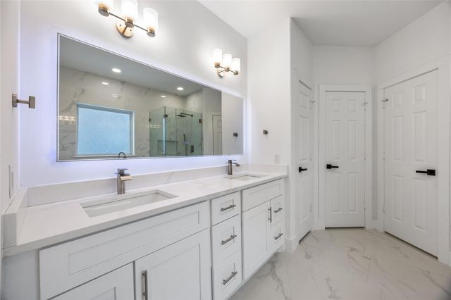 1121 Austin Street, Rosenberg, TX 77471