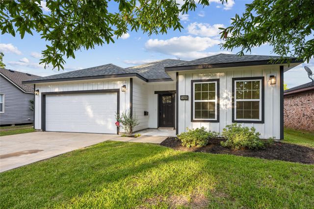 1121 Austin Street, Rosenberg, TX 77471