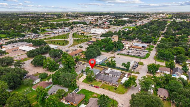 1121 Austin Street, Rosenberg, TX 77471