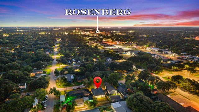 1121 Austin Street, Rosenberg, TX 77471