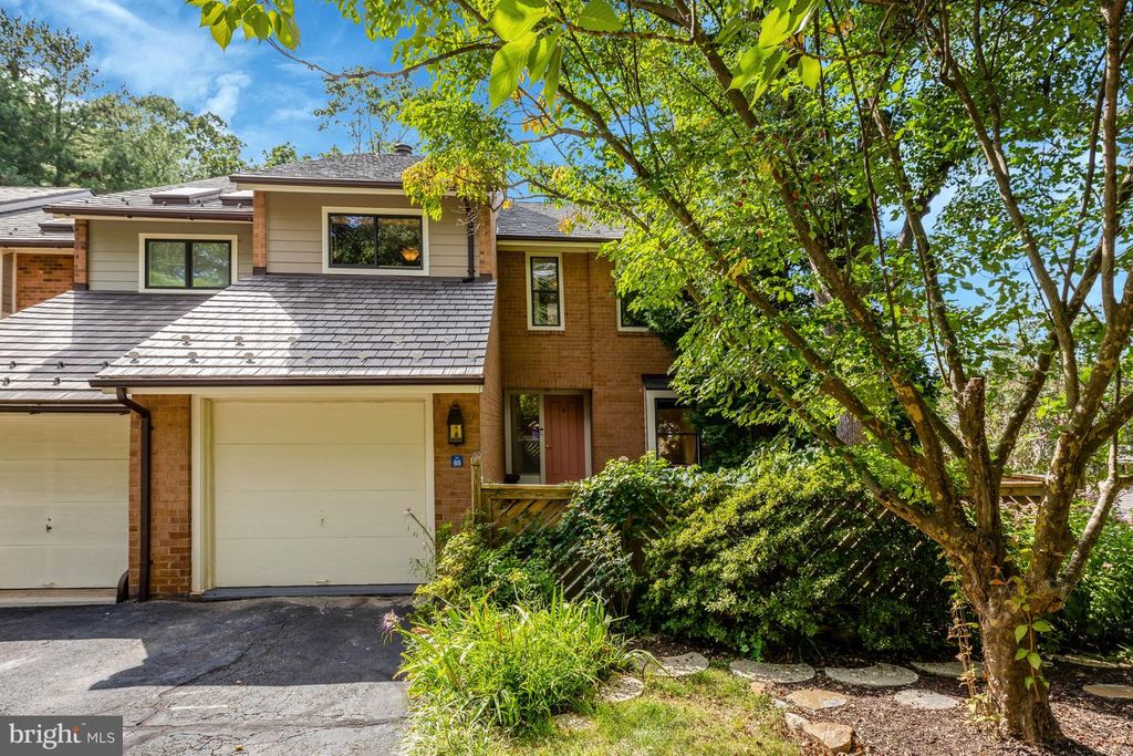 11088 GLADE CT, Reston, VA 20191