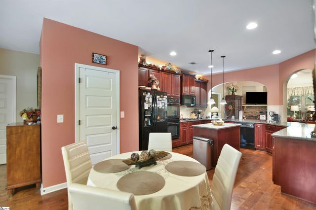 123 Kettle Oak Way, Simpsonville, SC 29680