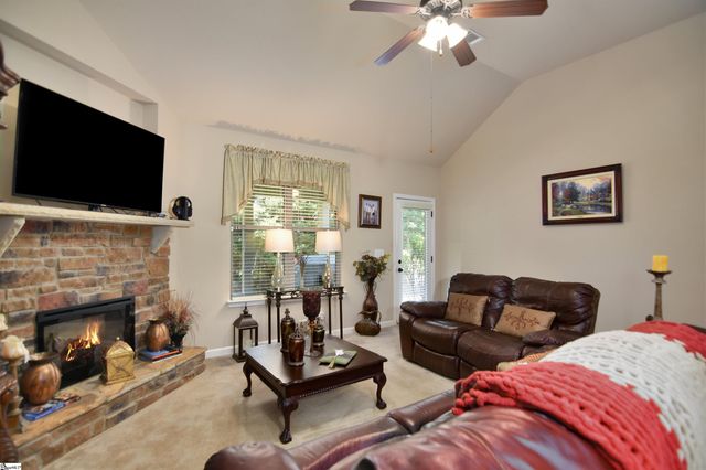 123 Kettle Oak Way, Simpsonville, SC 29680