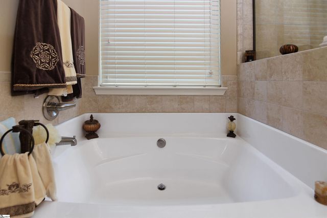 123 Kettle Oak Way, Simpsonville, SC 29680