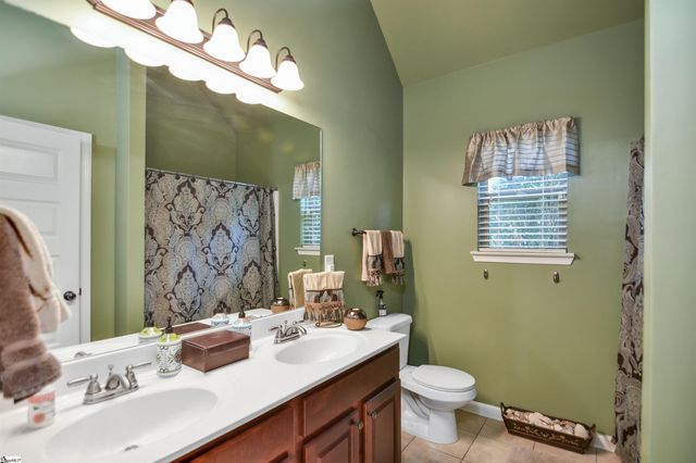 123 Kettle Oak Way, Simpsonville, SC 29680