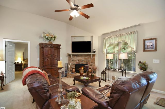 123 Kettle Oak Way, Simpsonville, SC 29680