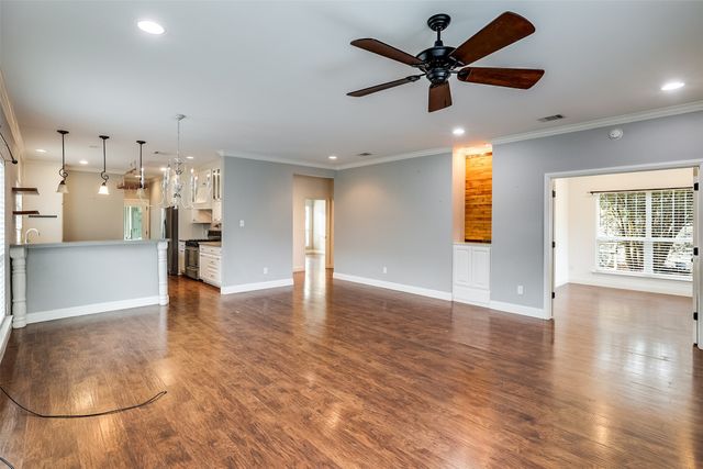 104 Bellevue Drive, Cleburne, TX 76033