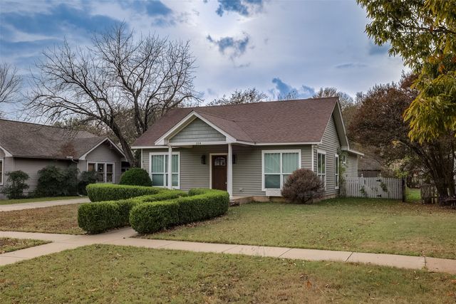 104 Bellevue Drive, Cleburne, TX 76033