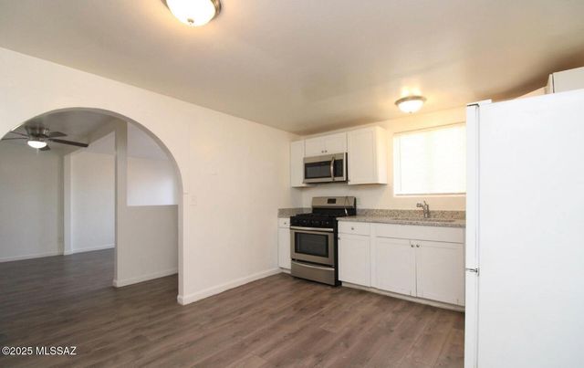 10473 S Nogales Highway, Tucson, AZ 85756