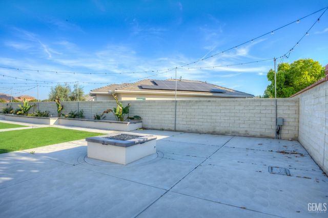 12019 Gazebo Court, Bakersfield, CA 93311