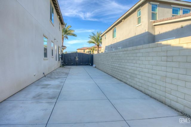 12019 Gazebo Court, Bakersfield, CA 93311